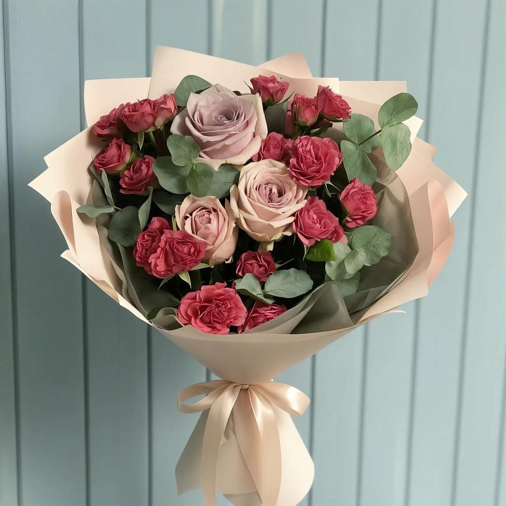 Букет цветов из: Гвоздики и Розы в Ожерелье