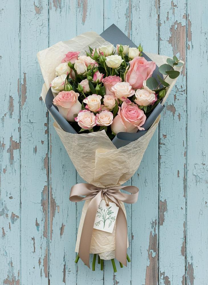 Букет цветов из: Розы в Ожерелье