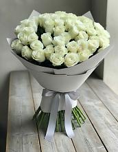 Букет 35 Белых роз в Ожерелье