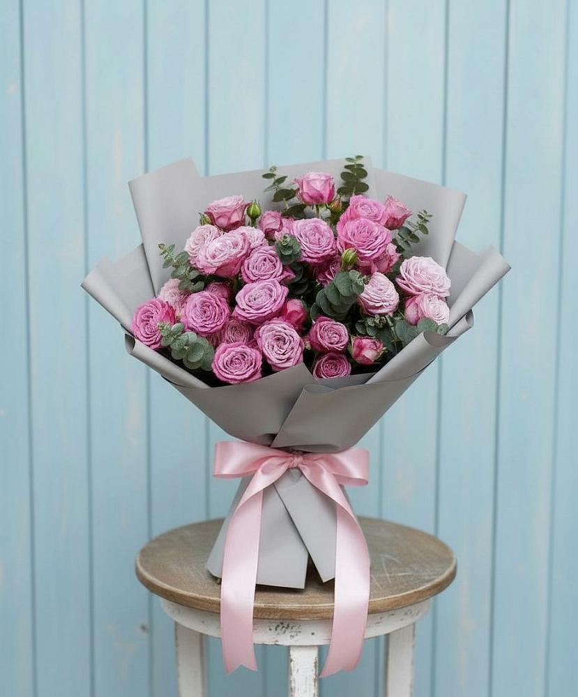 Букет цветов из: Розы в Ожерелье