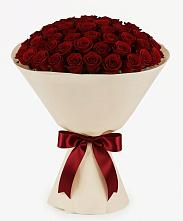 Букет 101 Бордовая роза Блэк Бакарра в Ожерелье