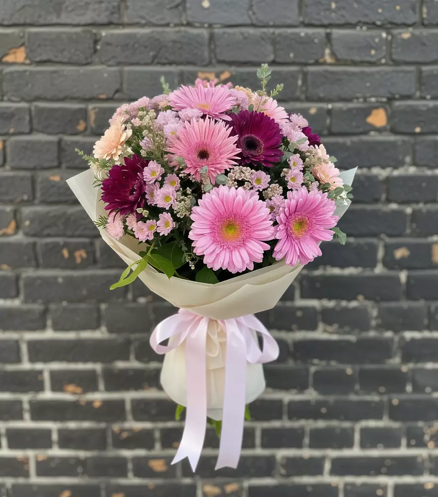 Букет цветов из: Герберы и Хризантемы в Ожерелье