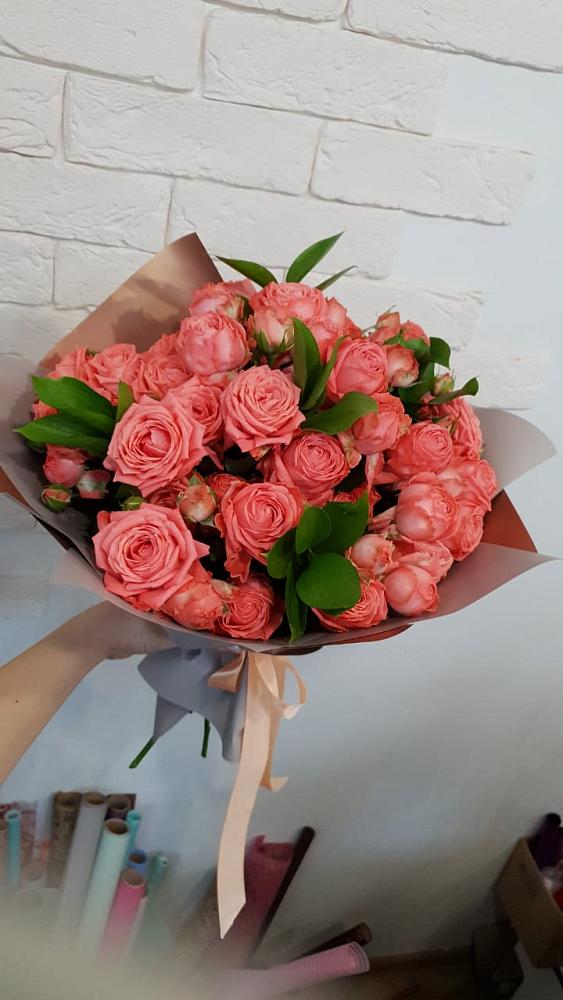 Букет цветов из: Розы в Ожерелье