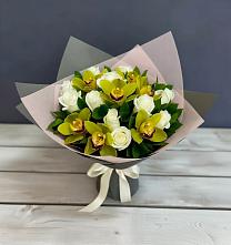 Букет цветов из:  Орхидеи и Розы #REPLACE_PRED# Ожерелье