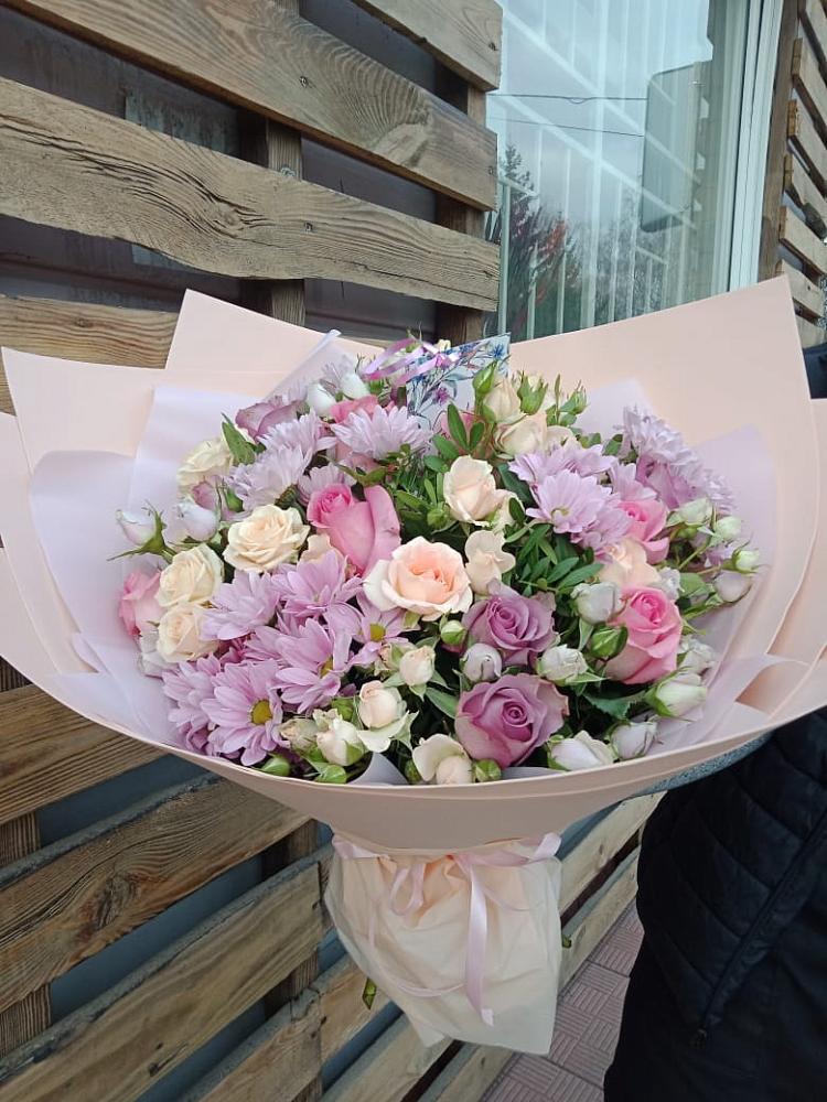 Букет цветов из: Розы и Хризантемы в Ожерелье