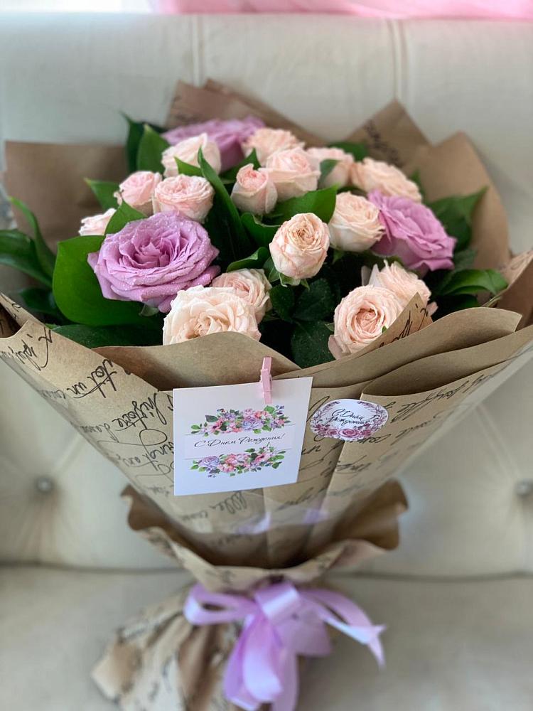 Букет цветов из: Розы в Ожерелье