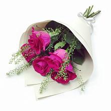 Букет цветов из:  Розы в Ожерелье