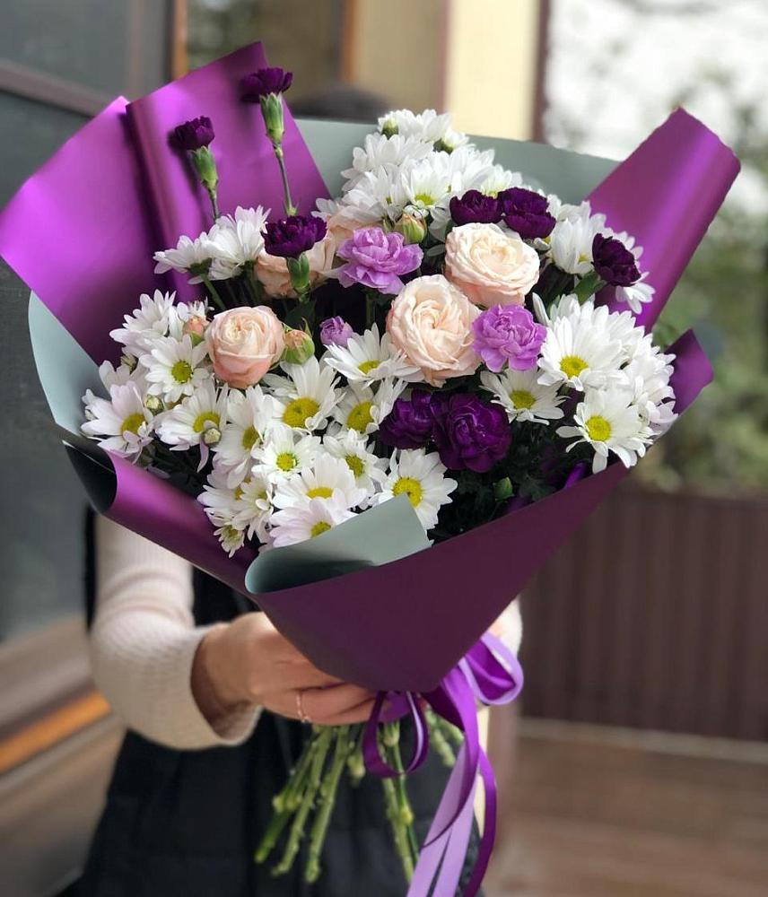 Букет цветов из: Хризантемы, Гвоздики и Розы в Ожерелье