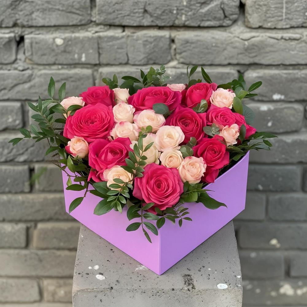 Цветочная композиция из Розы в коробке в Ожерелье