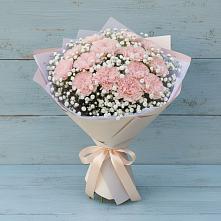 Букет цветов из:  Гвоздики в Ожерелье