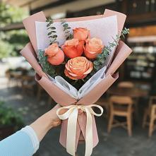 Букет цветов из:  Розы в Ожерелье