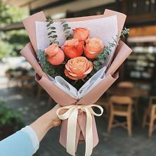 Букет цветов из:  Розы в Ожерелье