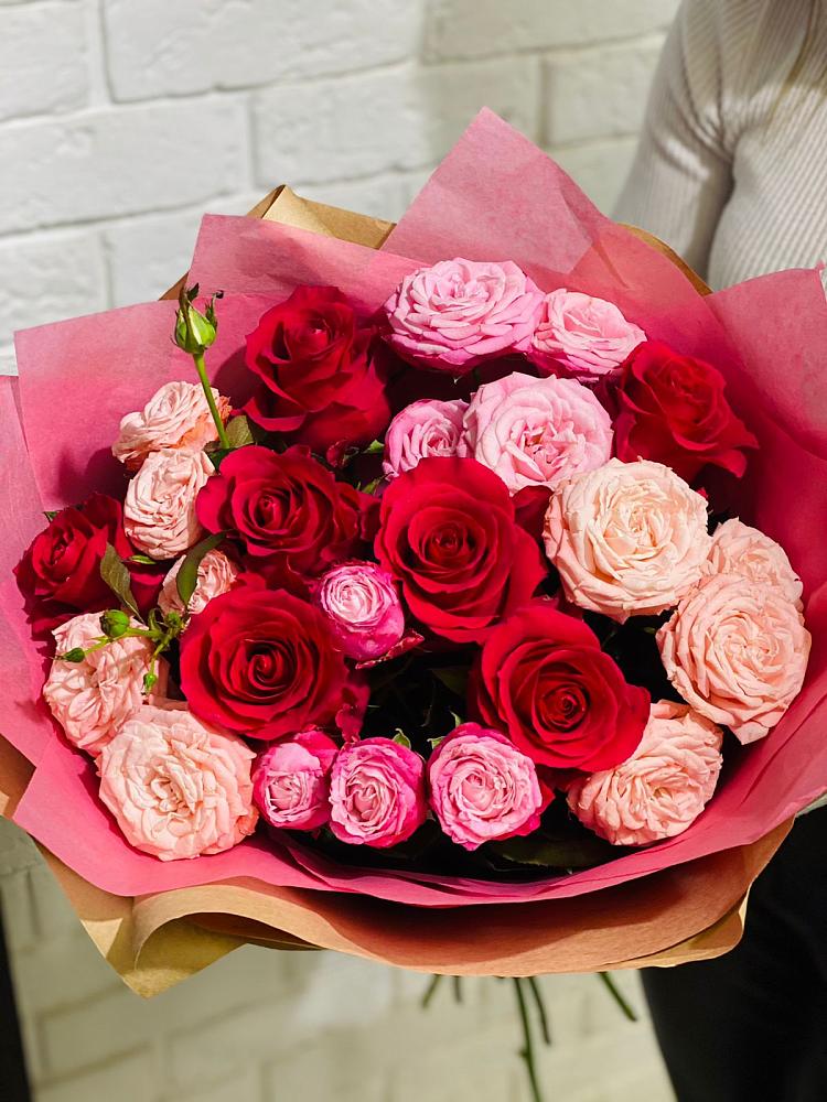 Букет цветов из: Розы в Ожерелье