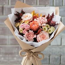 Букет цветов из:  Гвоздики, Хризантемы и Розы в Ожерелье