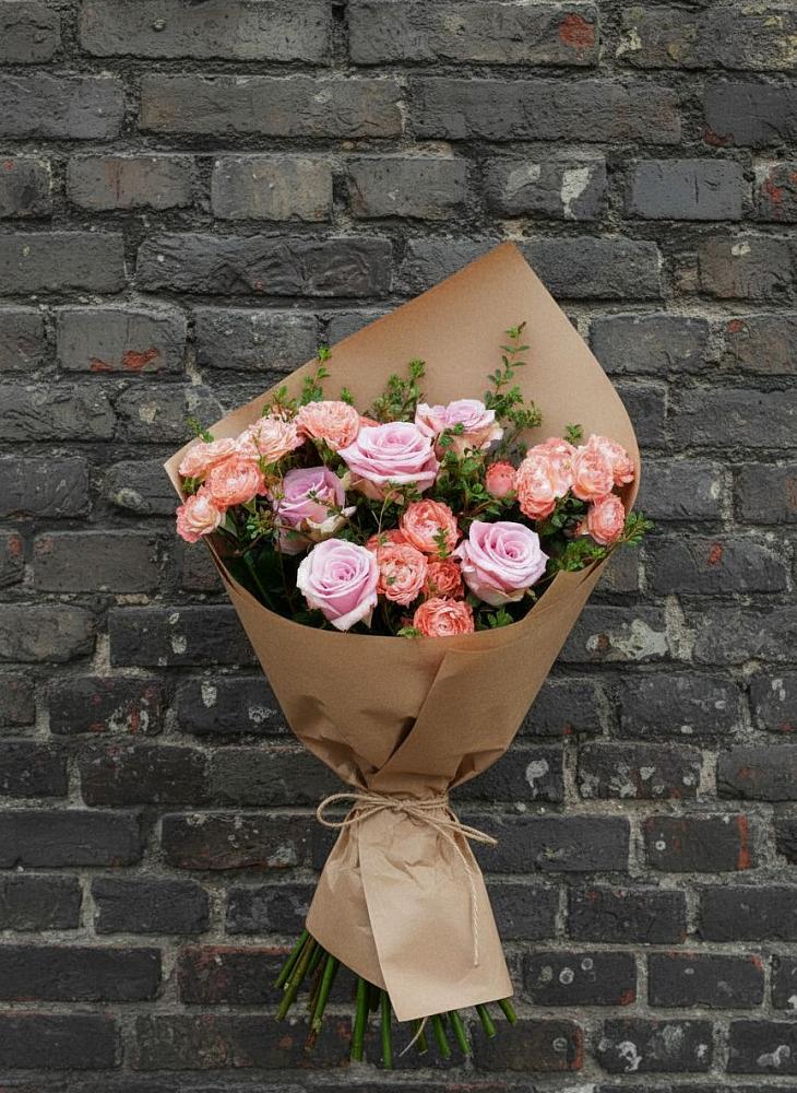 Букет цветов из: Розы в Ожерелье