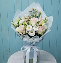 Букет цветов из:  Розы и Лизиантусы в Ожерелье