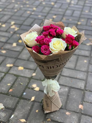 Букет цветов из: Розы в Ожерелье