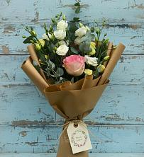 Букет цветов из:  Розы и Лизиантусы в Ожерелье