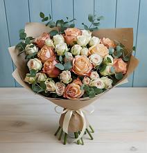 Букет цветов из:  Альстромерии и Розы в Ожерелье