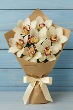 Букет цветов из:  Орхидеи и Розы в Ожерелье