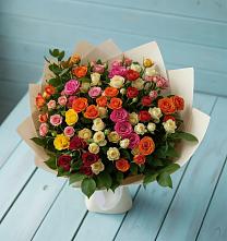 Букет Микс из разноцветных кустовых роз в Ожерелье